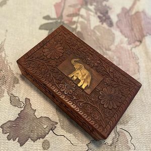 Wooden jewelry box